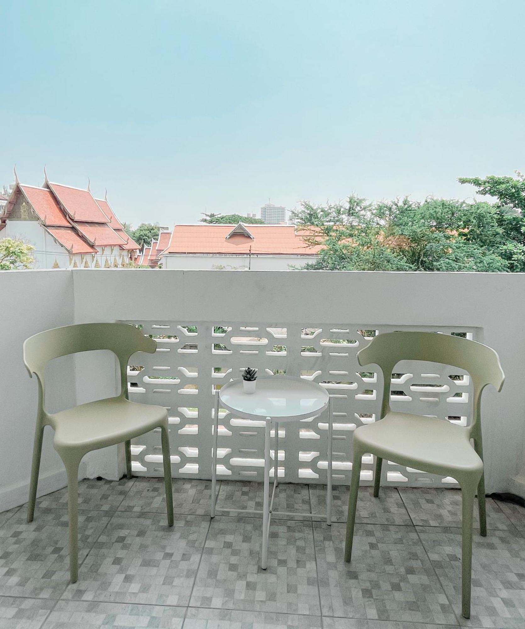 Shapel Hostel And Cafe Chiang Mai Exterior photo